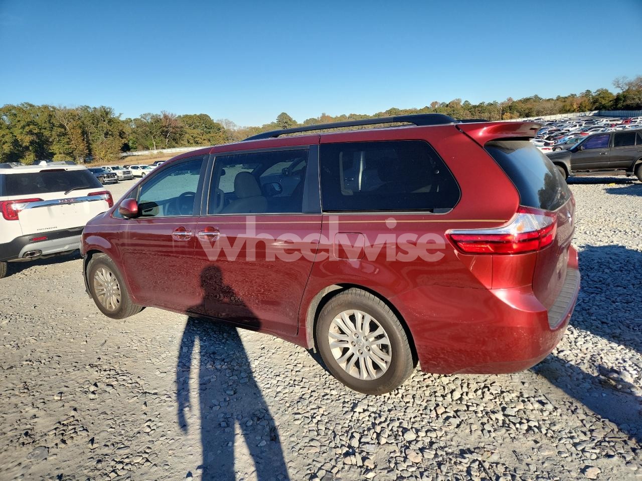 Photo 2 of 2017 TOYOTA SIENNA XLE (VIN 5TDYZ3DC5HS802020)