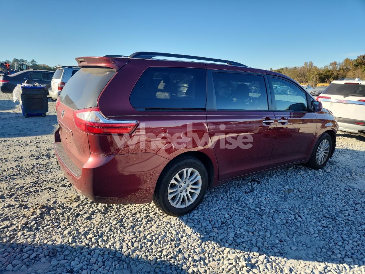 Photo 3 of 2017 TOYOTA SIENNA XLE (VIN 5TDYZ3DC5HS802020)