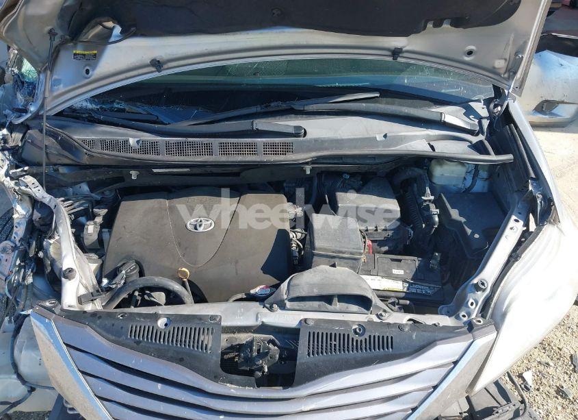 Photo 10 of 2017 Toyota Sienna XLE 8 PASSENGER (VIN 5TDYZ3DC5HS803314)