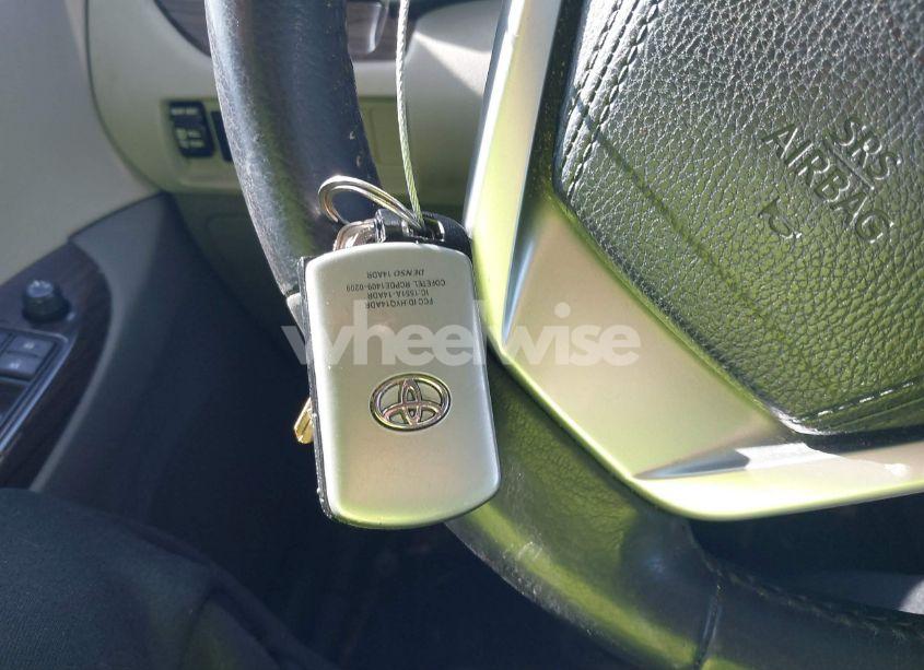 Photo 11 of 2017 Toyota Sienna XLE 8 PASSENGER (VIN 5TDYZ3DC5HS803314)