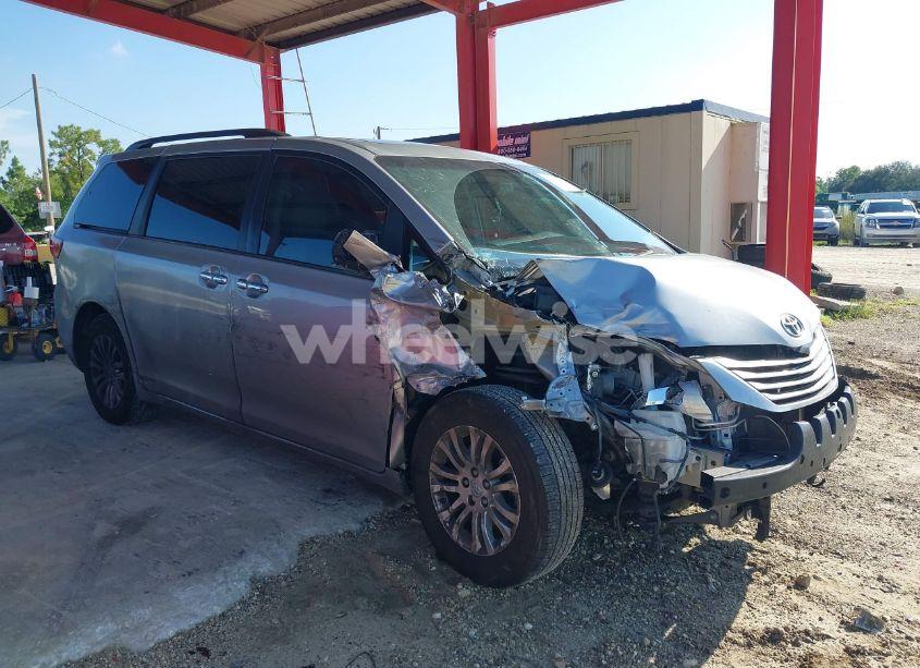 Photo 14 of 2017 Toyota Sienna XLE 8 PASSENGER (VIN 5TDYZ3DC5HS803314)