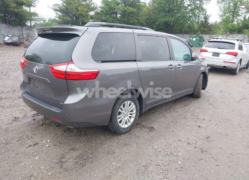 Photo 4 of 2017 Toyota Sienna XLE 8 PASSENGER (VIN 5TDYZ3DC5HS817875)