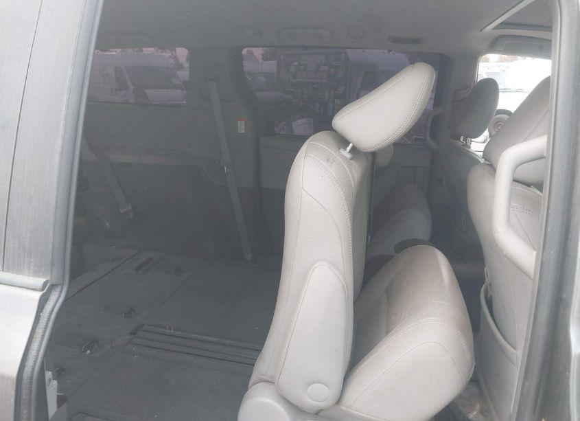 Photo 8 of 2017 Toyota Sienna XLE 8 PASSENGER (VIN 5TDYZ3DC5HS865344)