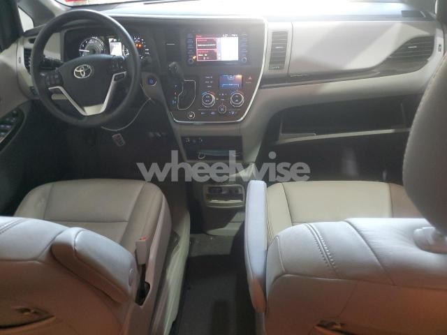 Photo 11 of 2018 TOYOTA SIENNA XLE (VIN 5TDYZ3DC5JS906920)
