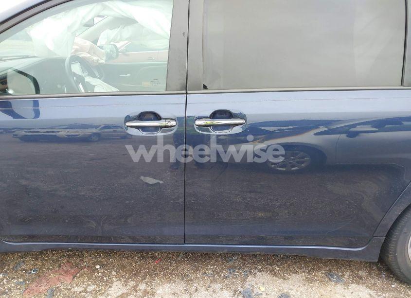 Photo 13 of 2019 Toyota Sienna LIMITED PREMIUM 7 PASSENGER (VIN 5TDYZ3DC5KS003944)