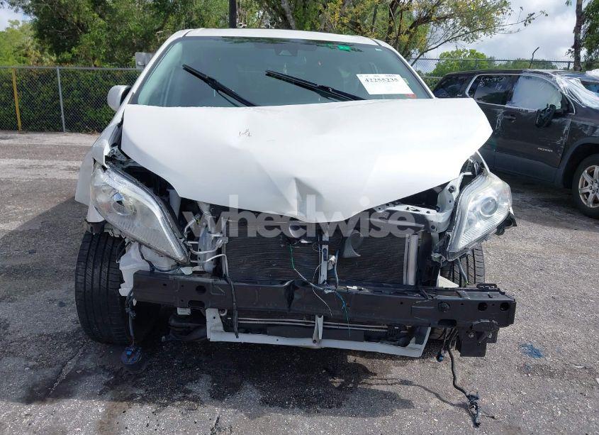 Photo 13 of 2020 Toyota Sienna XLE (VIN 5TDYZ3DC5LS029364)