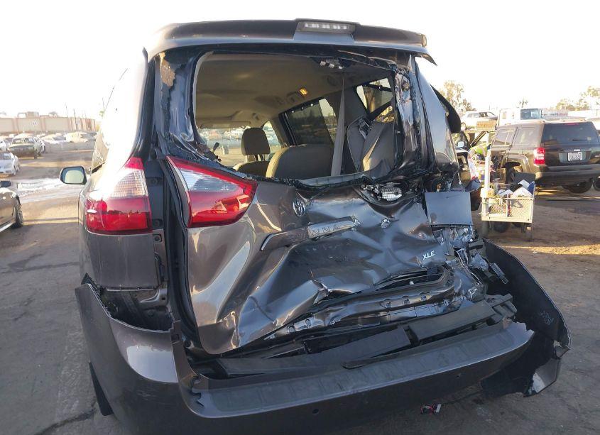 Photo 16 of 2020 Toyota Sienna XLE (VIN 5TDYZ3DC5LS044530)