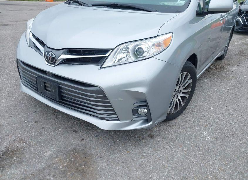 Photo 12 of 2020 Toyota Sienna XLE (VIN 5TDYZ3DC5LS049176)