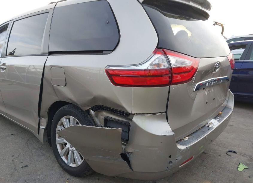 Photo 6 of 2017 Toyota Sienna LIMITED PREMIUM 7 PASSENGER (VIN 5TDYZ3DC6HS768749)