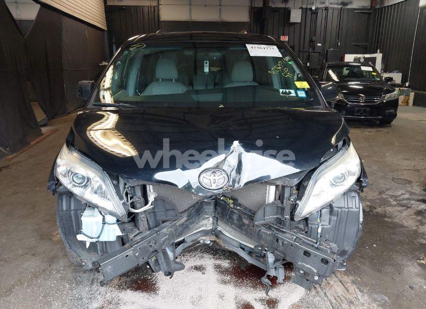 Photo 13 of 2017 Toyota Sienna XLE PREMIUM 8 PASSENGER (VIN 5TDYZ3DC6HS773305)