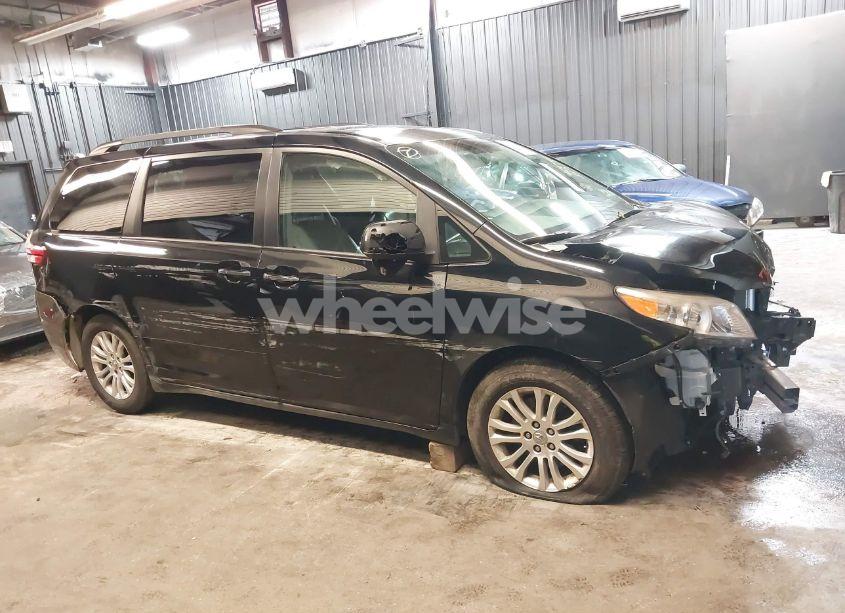 Photo 14 of 2017 Toyota Sienna XLE PREMIUM 8 PASSENGER (VIN 5TDYZ3DC6HS773305)