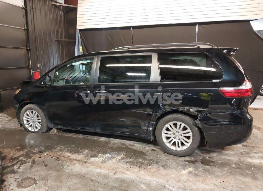 Photo 15 of 2017 Toyota Sienna XLE PREMIUM 8 PASSENGER (VIN 5TDYZ3DC6HS773305)