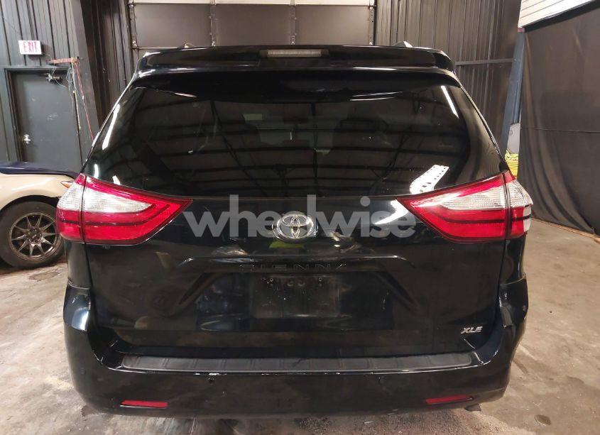 Photo 17 of 2017 Toyota Sienna XLE PREMIUM 8 PASSENGER (VIN 5TDYZ3DC6HS773305)