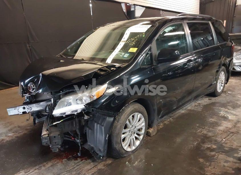 Photo 2 of 2017 Toyota Sienna XLE PREMIUM 8 PASSENGER (VIN 5TDYZ3DC6HS773305)