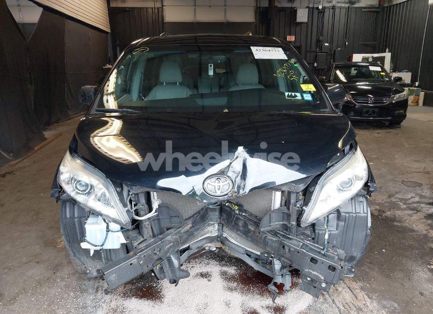 Photo 6 of 2017 Toyota Sienna XLE PREMIUM 8 PASSENGER (VIN 5TDYZ3DC6HS773305)