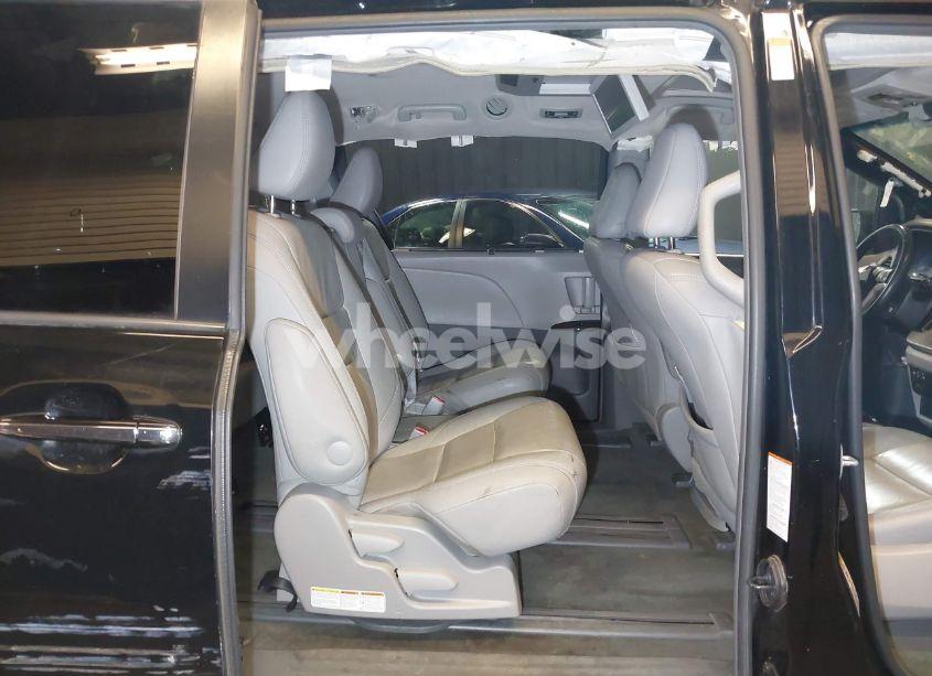 Photo 8 of 2017 Toyota Sienna XLE PREMIUM 8 PASSENGER (VIN 5TDYZ3DC6HS773305)