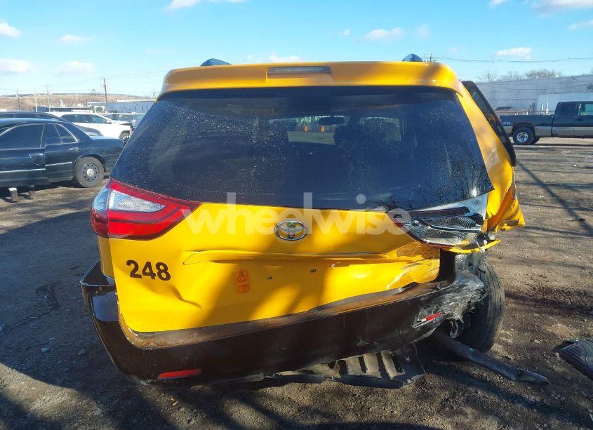 Photo 15 of 2017 Toyota Sienna XLE/LIMITED (VIN 5TDYZ3DC6HS792503)