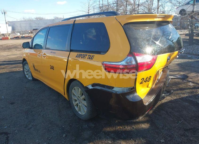 Photo 3 of 2017 Toyota Sienna XLE/LIMITED (VIN 5TDYZ3DC6HS792503)