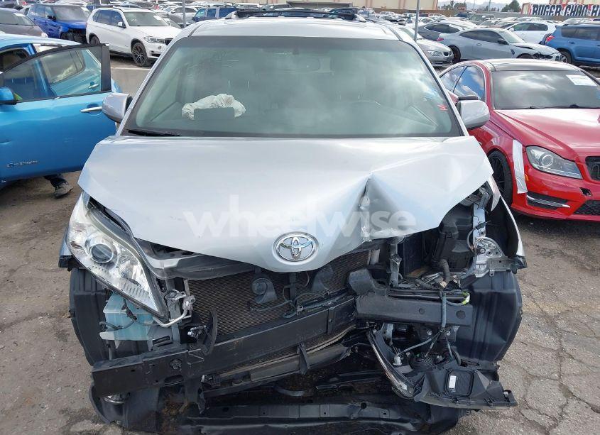 Photo 13 of 2017 Toyota Sienna XLE/LIMITED (VIN 5TDYZ3DC6HS809784)