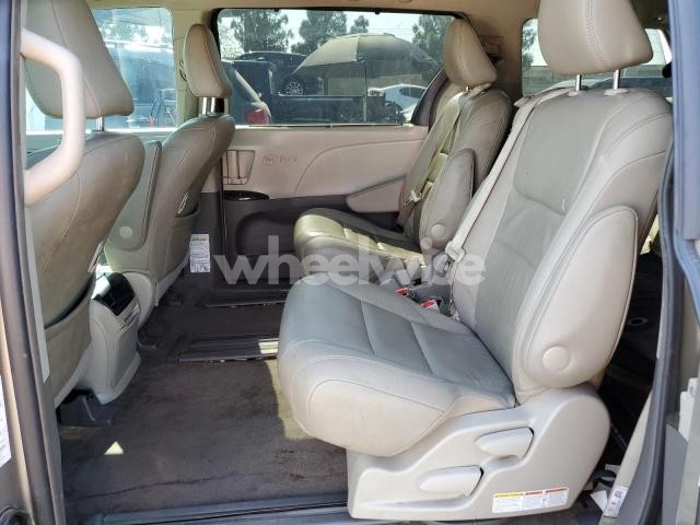Photo 11 of 2017 TOYOTA SIENNA XLE (VIN 5TDYZ3DC6HS868902)