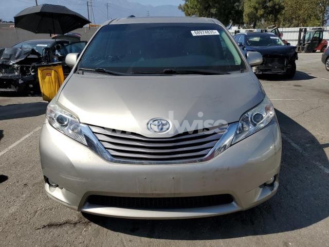 Photo 4 of 2017 TOYOTA SIENNA XLE (VIN 5TDYZ3DC6HS868902)
