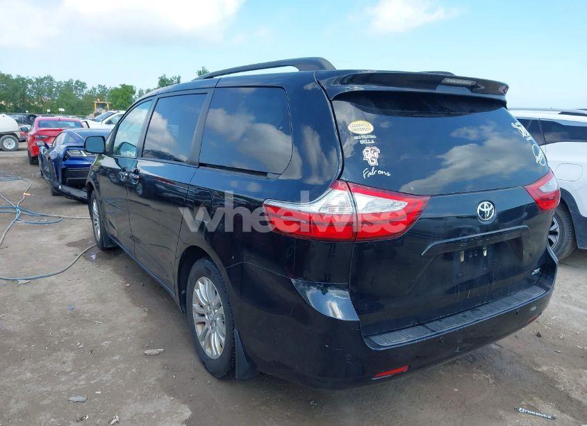 Photo 3 of 2017 Toyota Sienna XLE PREMIUM 8 PASSENGER (VIN 5TDYZ3DC6HS875509)