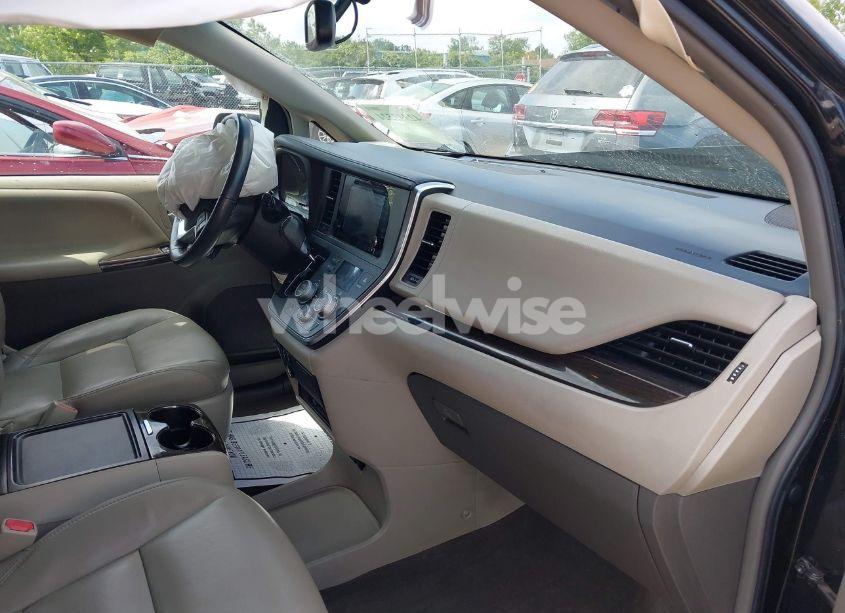 Photo 5 of 2017 Toyota Sienna XLE PREMIUM 8 PASSENGER (VIN 5TDYZ3DC6HS875509)