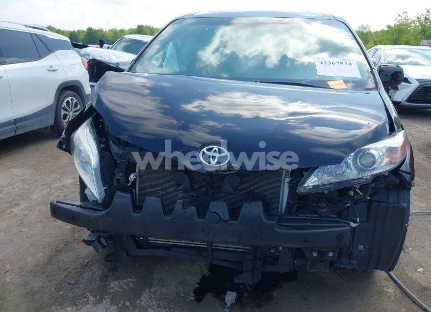 Photo 6 of 2017 Toyota Sienna XLE PREMIUM 8 PASSENGER (VIN 5TDYZ3DC6HS875509)