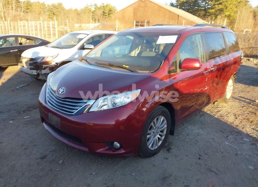 Photo 2 of 2017 Toyota Sienna XLE 8 PASSENGER (VIN 5TDYZ3DC6HS878474)