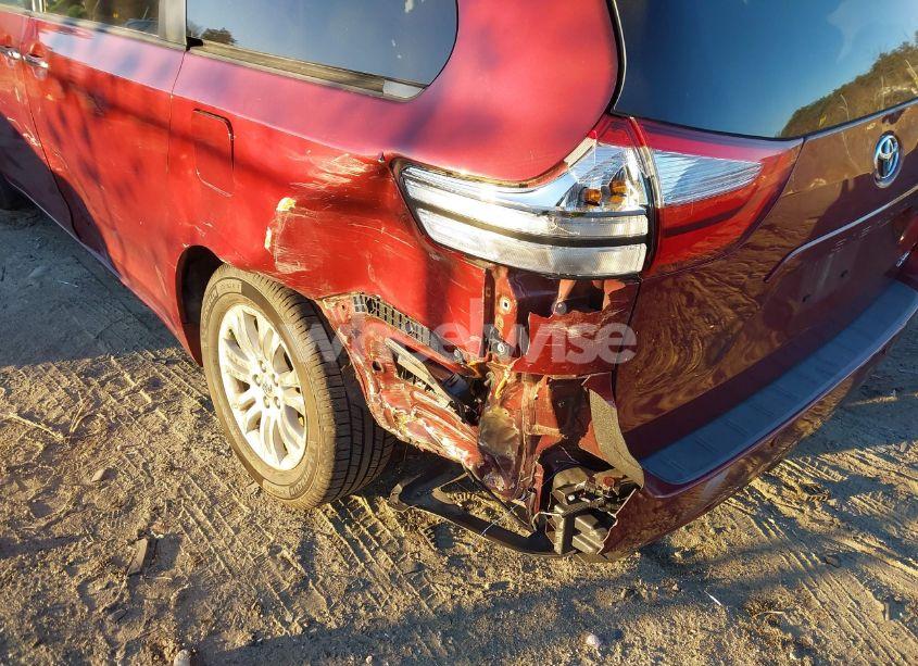 Photo 6 of 2017 Toyota Sienna XLE 8 PASSENGER (VIN 5TDYZ3DC6HS878474)