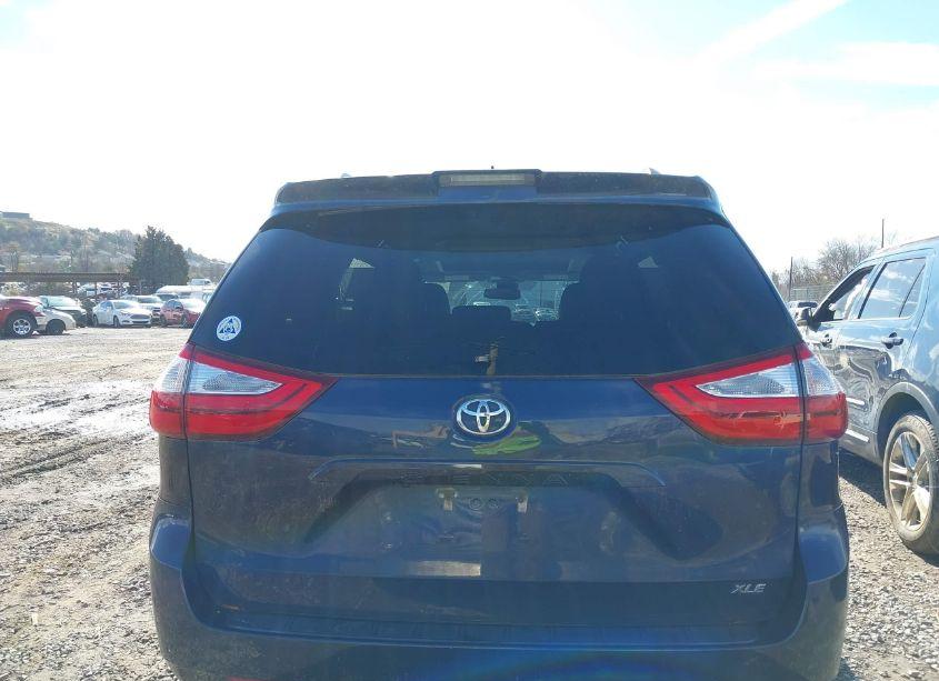 Photo 15 of 2018 Toyota Sienna XLE 8 PASSENGER (VIN 5TDYZ3DC6JS919899)