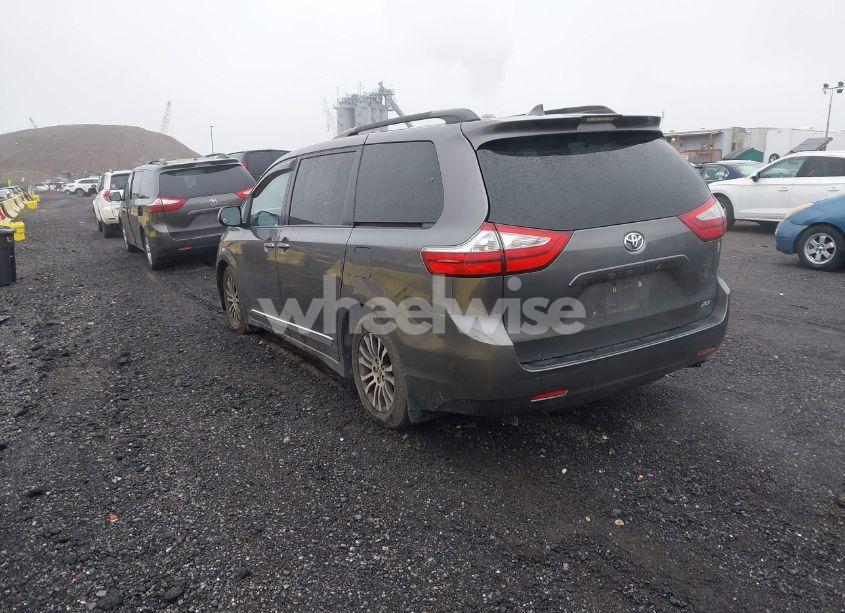 Photo 3 of 2018 Toyota Sienna LIMITED 7 PASSENGER/LIMITED PREMIUM 7 PASSENGER/XLE 7 PASSENGER/XLE 8 PASSENGER (VIN 5TDYZ3DC6JS930546)