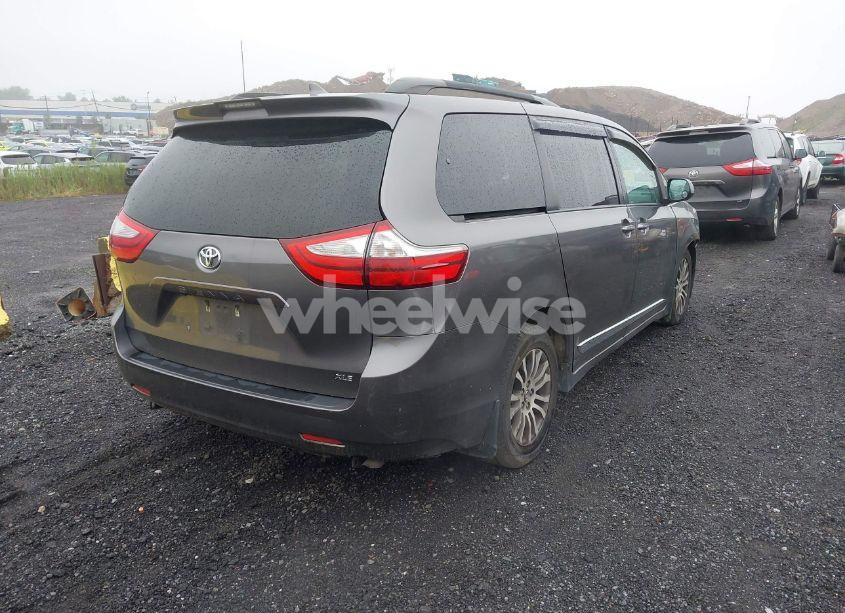 Photo 4 of 2018 Toyota Sienna LIMITED 7 PASSENGER/LIMITED PREMIUM 7 PASSENGER/XLE 7 PASSENGER/XLE 8 PASSENGER (VIN 5TDYZ3DC6JS930546)