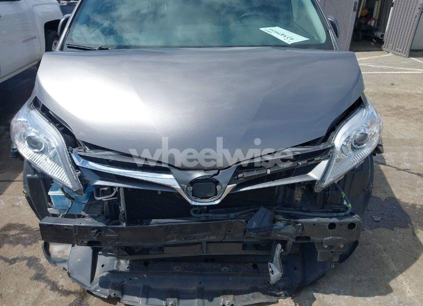 Photo 10 of 2018 Toyota Sienna XLE PREMIUM 8 PASSENGER (VIN 5TDYZ3DC6JS939876)