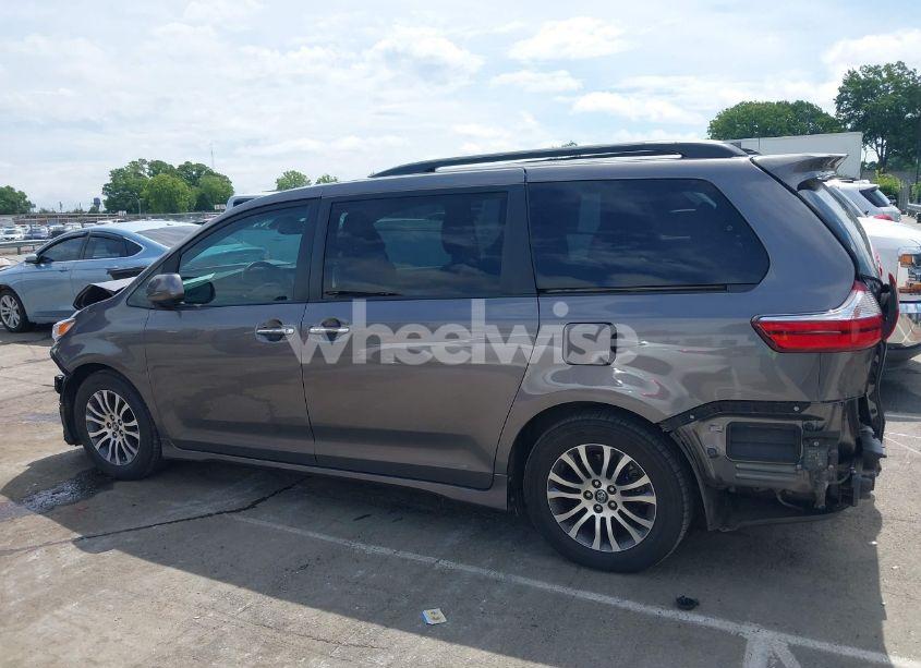 Photo 15 of 2018 Toyota Sienna XLE PREMIUM 8 PASSENGER (VIN 5TDYZ3DC6JS939876)