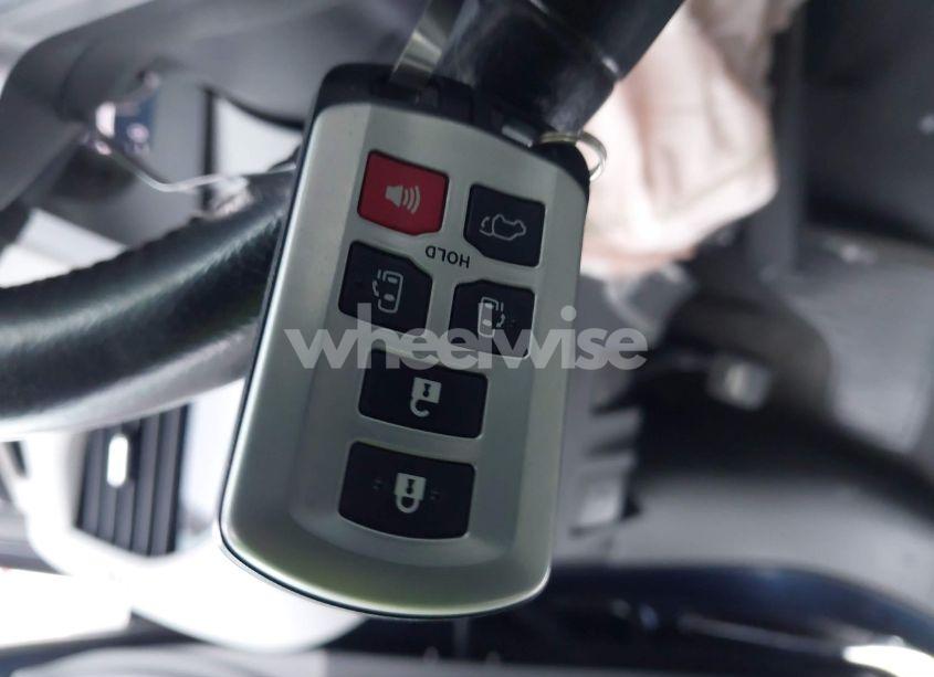 Photo 11 of 2018 Toyota Sienna LIMITED 7 PASSENGER/LIMITED PREMIUM 7 PASSENGER/XLE 7 PASSENGER/XLE 8 PASSENGER (VIN 5TDYZ3DC6JS954751)