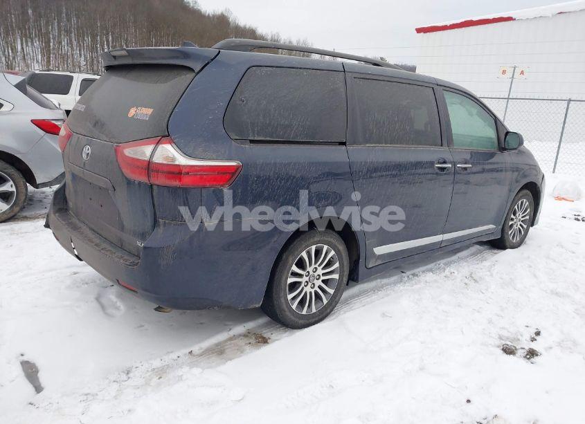 Photo 4 of 2018 Toyota Sienna LIMITED 7 PASSENGER/LIMITED PREMIUM 7 PASSENGER/XLE 7 PASSENGER/XLE 8 PASSENGER (VIN 5TDYZ3DC6JS954751)