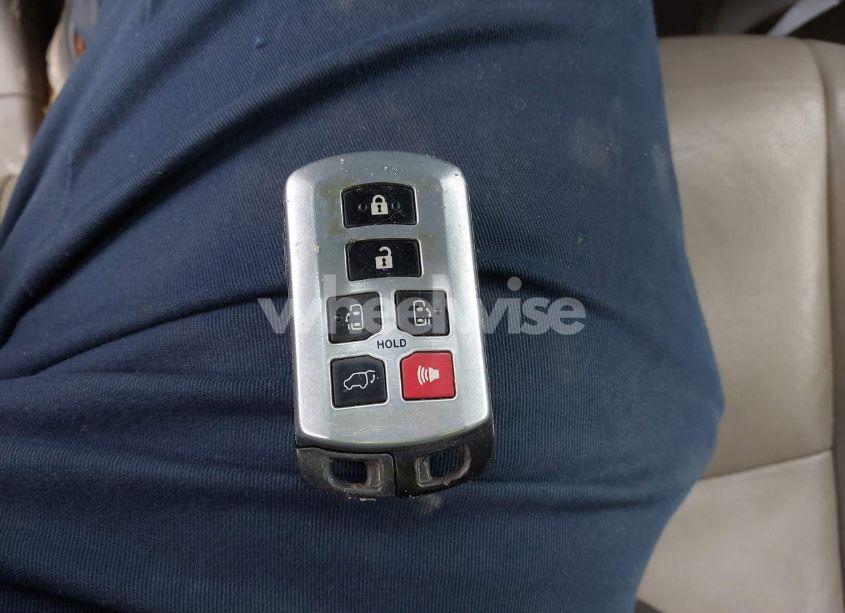 Photo 11 of 2019 Toyota Sienna XLE 8 PASSENGER (VIN 5TDYZ3DC6KS012295)