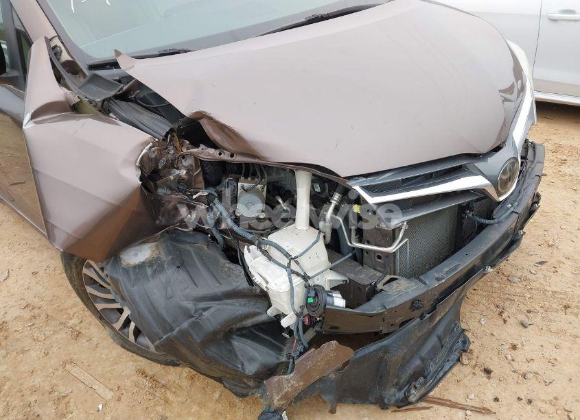 Photo 6 of 2019 Toyota Sienna XLE 8 PASSENGER (VIN 5TDYZ3DC6KS012295)