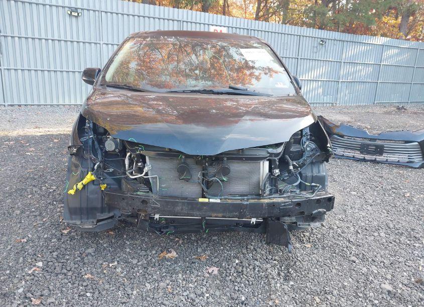 Photo 13 of 2019 Toyota Sienna XLE 8 PASSENGER (VIN 5TDYZ3DC6KS019800)