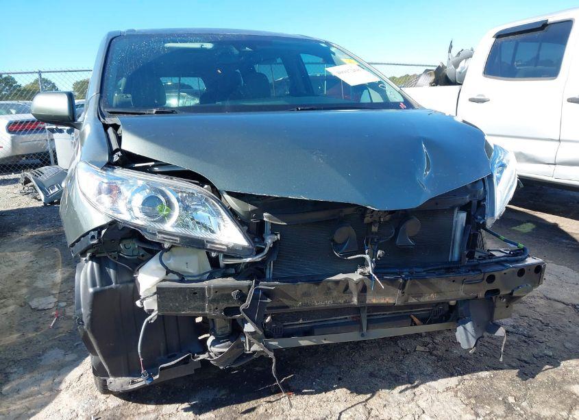 Photo 13 of 2020 Toyota Sienna XLE (VIN 5TDYZ3DC6LS045766)