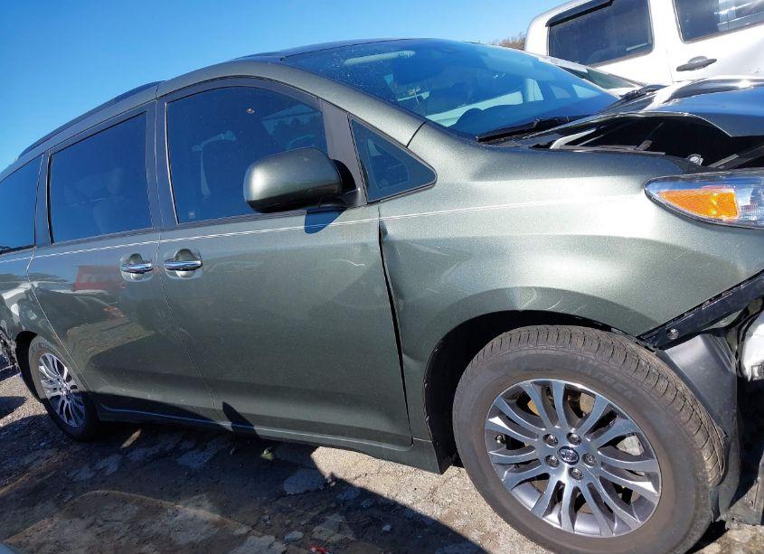 Photo 14 of 2020 Toyota Sienna XLE (VIN 5TDYZ3DC6LS045766)