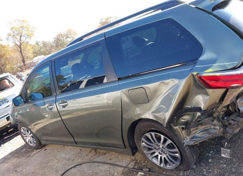 Photo 15 of 2020 Toyota Sienna XLE (VIN 5TDYZ3DC6LS045766)