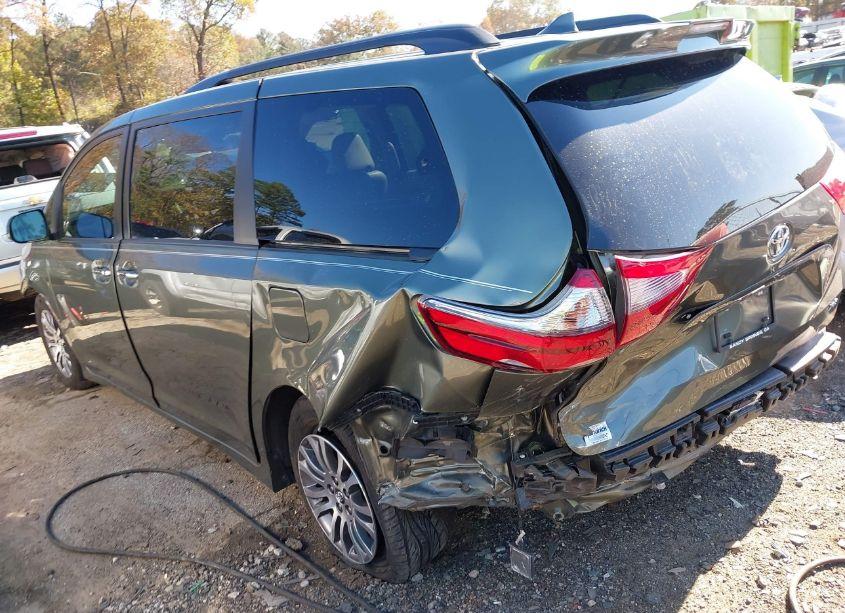 Photo 3 of 2020 Toyota Sienna XLE (VIN 5TDYZ3DC6LS045766)