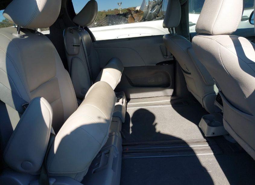 Photo 8 of 2020 Toyota Sienna XLE (VIN 5TDYZ3DC6LS045766)