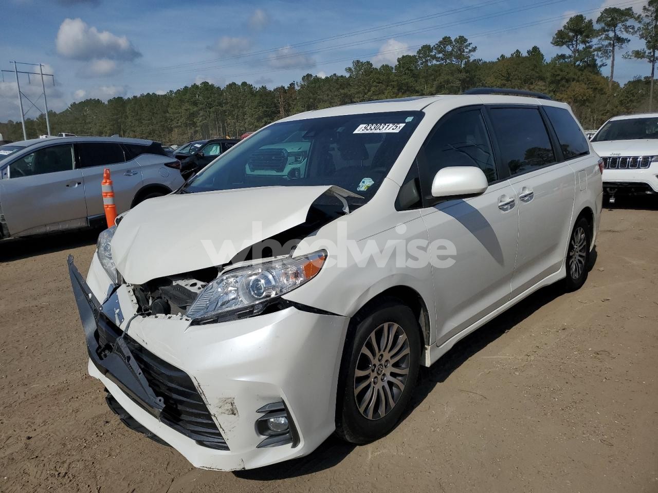 2020 TOYOTA SIENNA XLE (VIN 5TDYZ3DC6LS084776) main photo