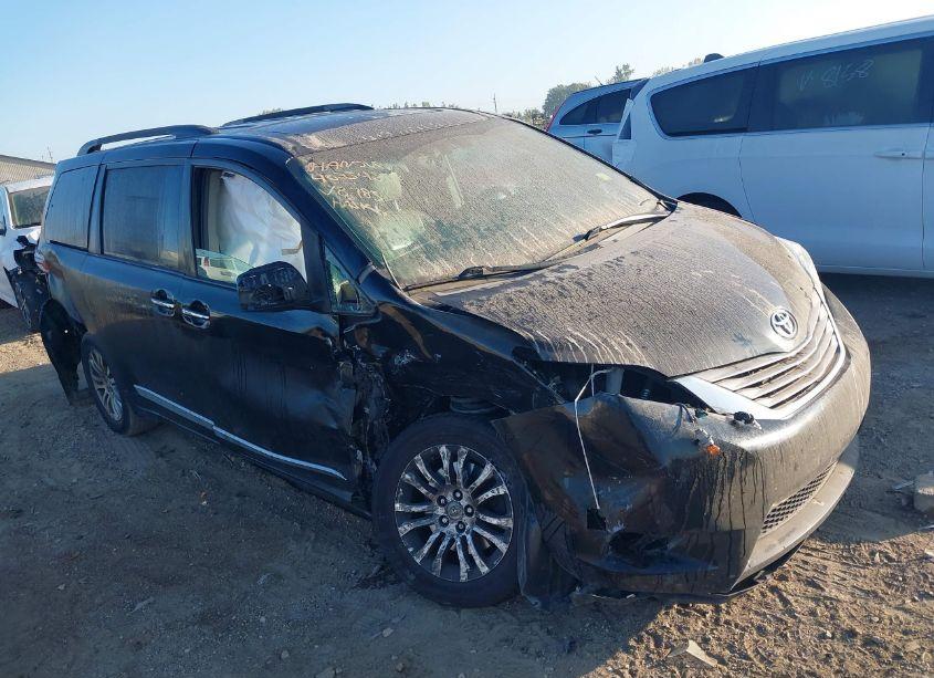 2017 Toyota Sienna XLE 8 PASSENGER (VIN 5TDYZ3DC7HS888785) main photo