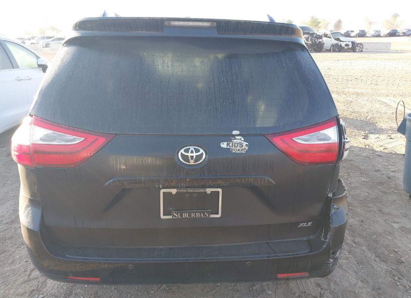 Photo 16 of 2017 Toyota Sienna XLE 8 PASSENGER (VIN 5TDYZ3DC7HS888785)