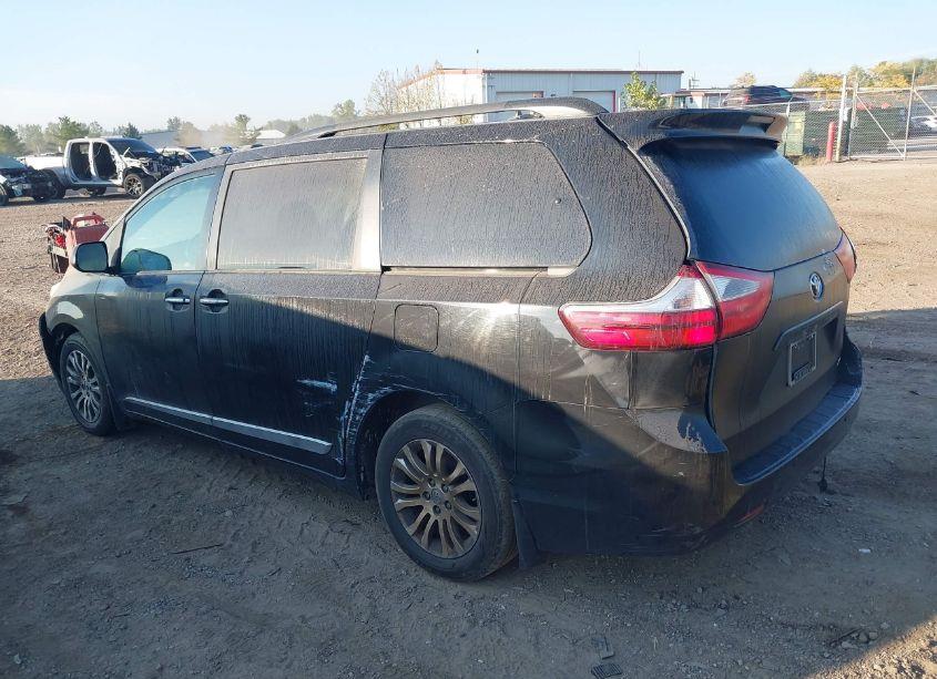 Photo 3 of 2017 Toyota Sienna XLE 8 PASSENGER (VIN 5TDYZ3DC7HS888785)