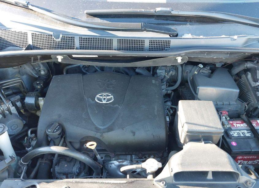 Photo 10 of 2017 Toyota Sienna XLE 8 PASSENGER (VIN 5TDYZ3DC7HS892965)